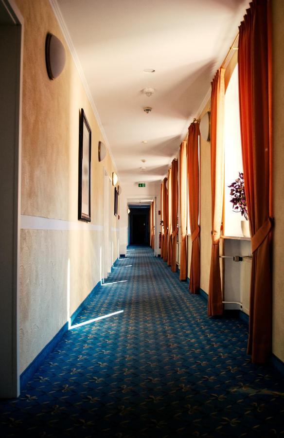 Hotel Am Bahnhof Weilburg Exterior foto